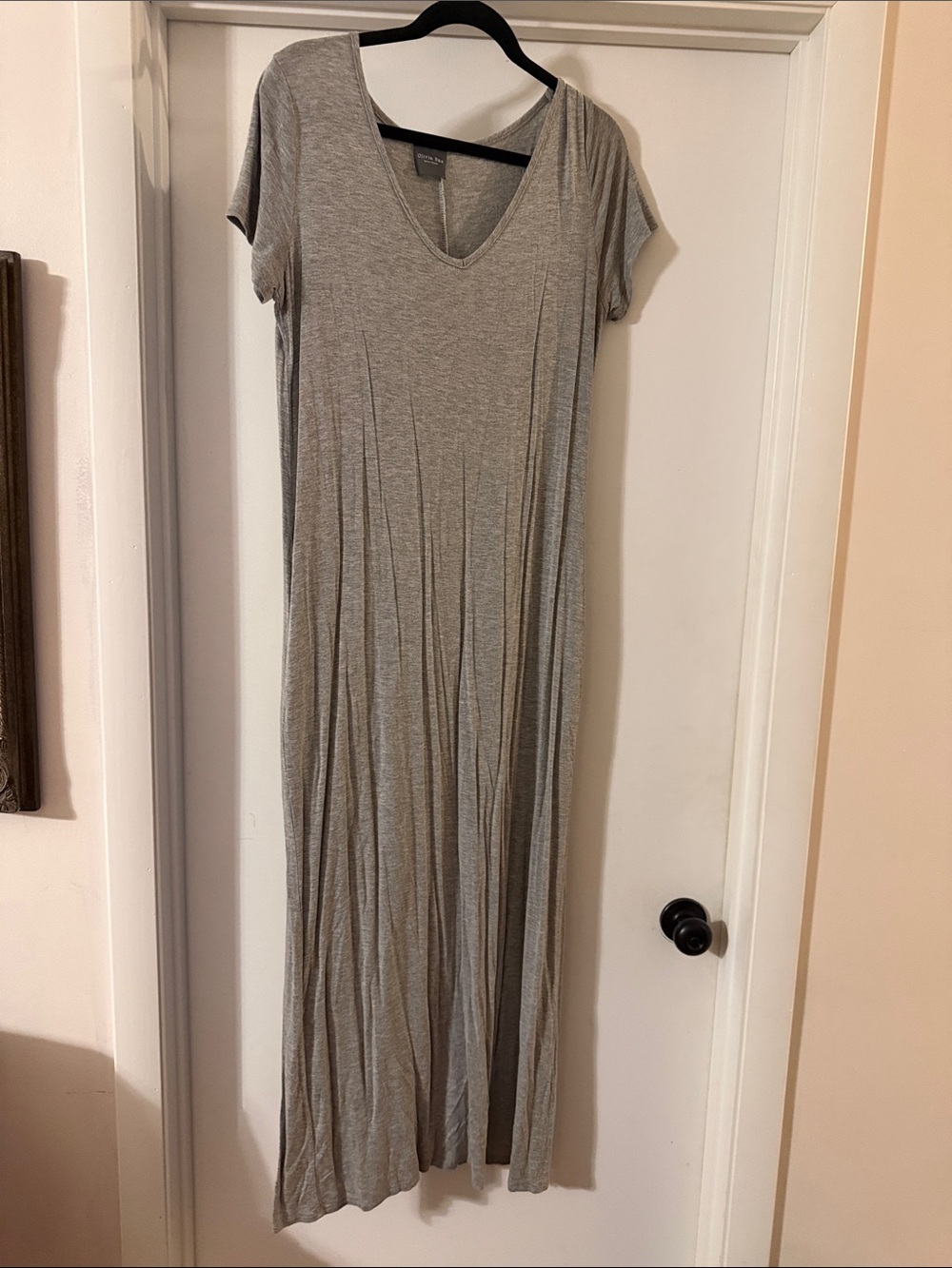 Olivia Rae V-Neck Short Sleeve Maxi Dress in Light Gray